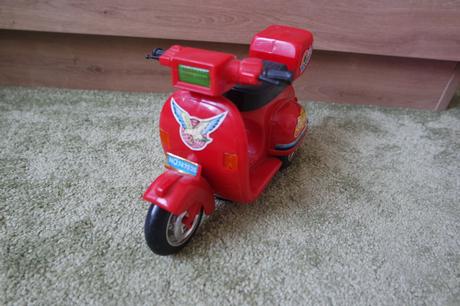 Skúter pre bábiku na batérie, 