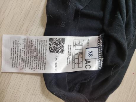 Letný top, guess,xs