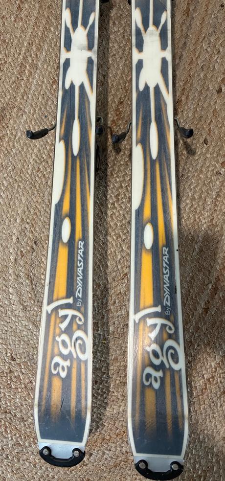 Lyže 150cm + lyžiarky, dynastar,150-159 cm