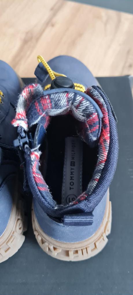 Chlapcenske topanky tommy hilfiger.velkost 31, tommy hilfiger,31