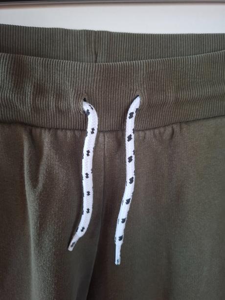 2 ks teplákov, lindex,152