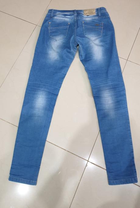 Dámske rifle bedrové, l