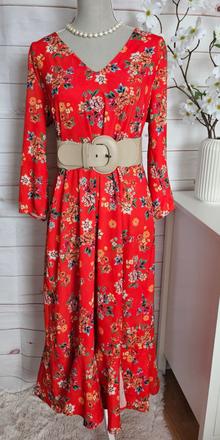 Krásne zaujímavé šaty, 44