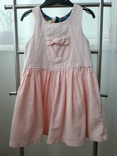 Šaty - menčestrové, 104