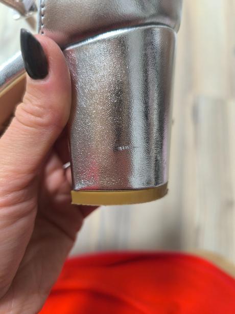 Spoločenské sandále, 37