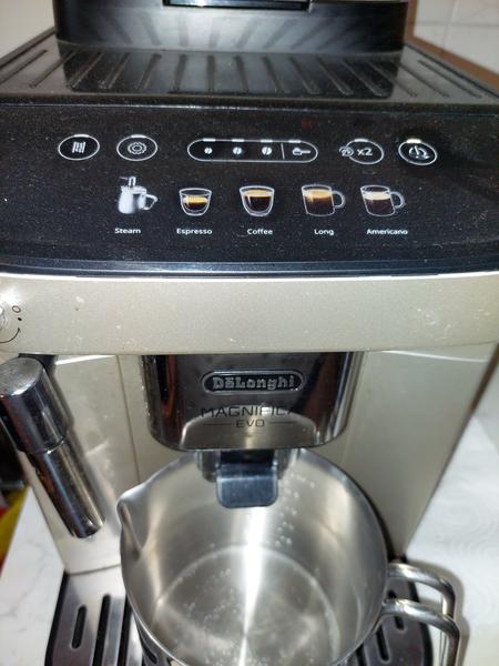 Ako efektívne odstrániť vodný kameň z kávovaru?