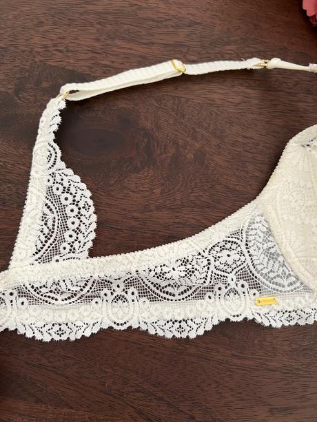 Cipkovana podprsenka, 85b