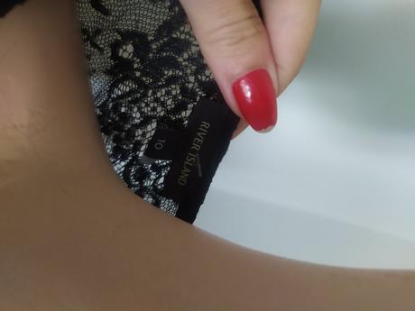 67 _ cierne elegantne saty  cipkovane 1xoblecene, river island,s