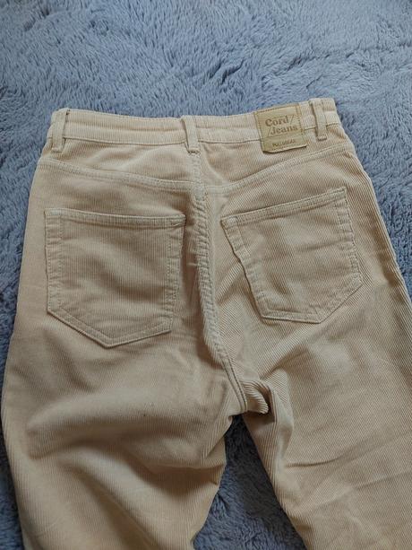 Menčestrové nohavice, pull&bear,36