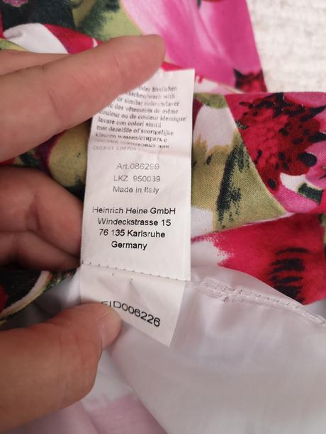 Šaty s kvetinovým vzorom ashley brooks, m