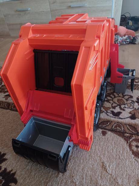 Veľké smetiarske auto, 