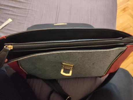 Minimálne nosená taška aktovka, 