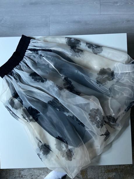 Rozmerná sukňa, zara,s