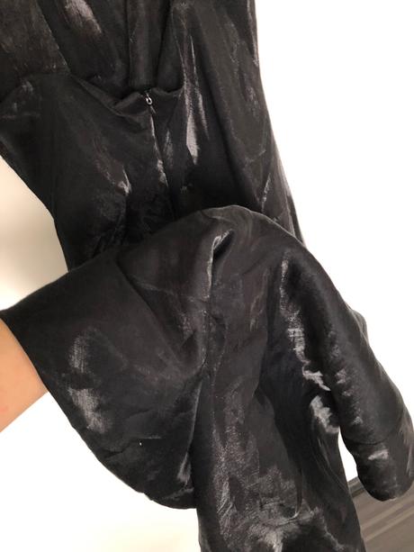 Krásne padave a jemnunke šaty 38/40, 38