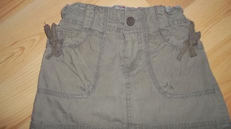 Hnedá suknička, 122