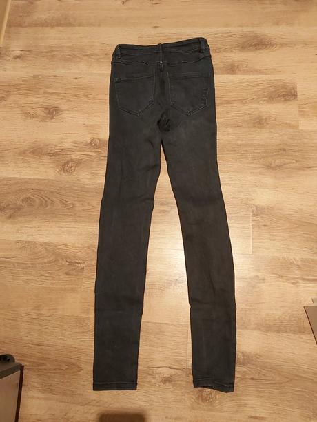 Čierne rifle., reserved,36