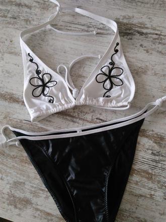 Vyšívané plavky, s