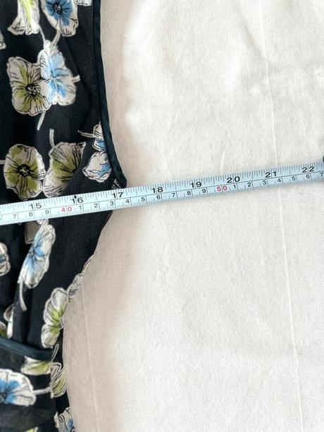 Elegantná hodvábna blúzka s kvetmi nine west, s