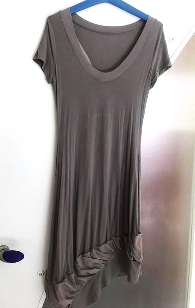 Extravagantné šaty, m