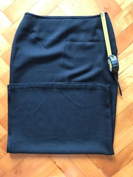 Čierna dlhá sukňa, s