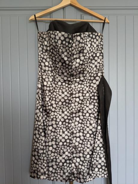 Spoločenské šaty, 38