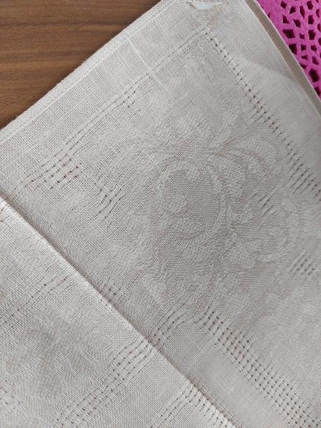 Luxusné kvalitné textilné prestieranie 4+4,