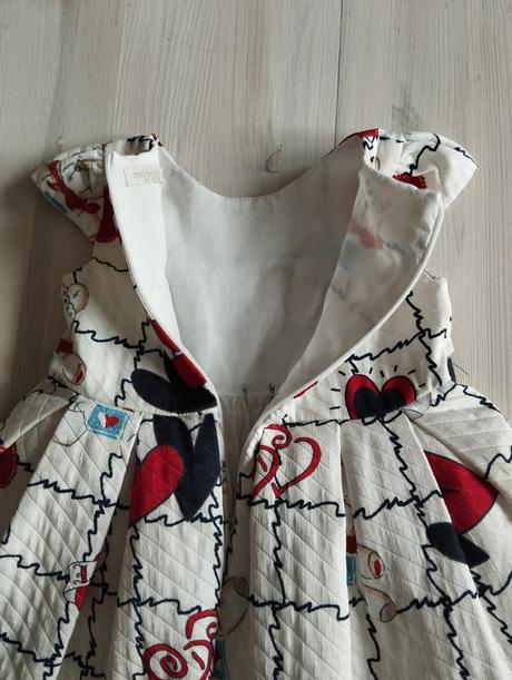 Slávnostné šaty, 80