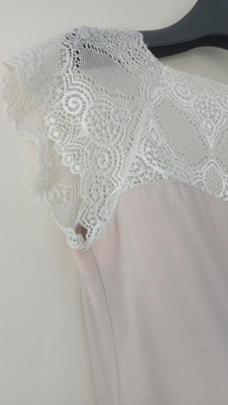 Pekné tričko s krajkou s/xs, xs