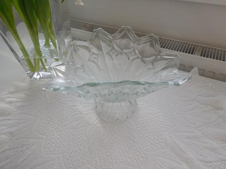 Lisovaná krásna misa v top top stave,, 