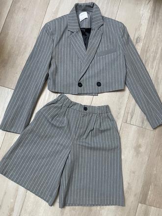 Krátky kostým, bershka,m