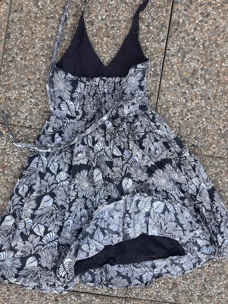 Zlava. šaty here there velk. 152., 152