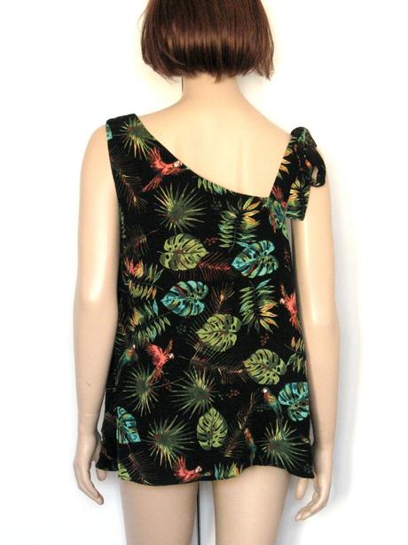 Asymetrický top s papagájmi, xl