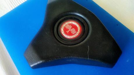 Kryt na športový volant,