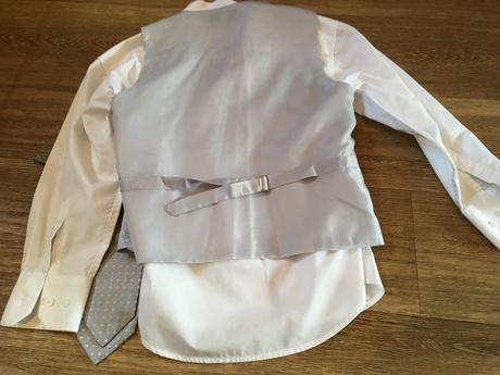 Slávnostný komplet, 140