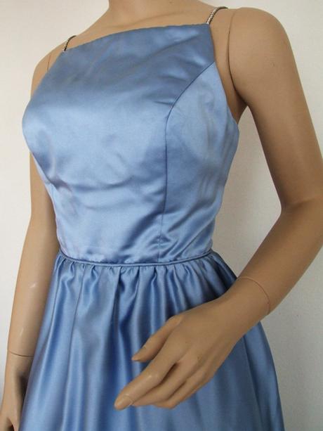 Spoločenské šaty, 42