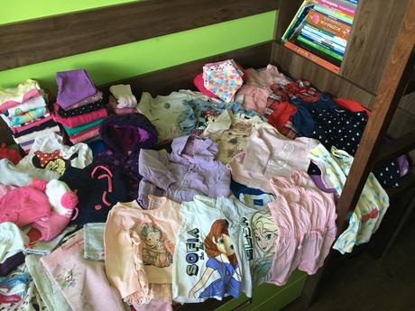 Balík dievčenského oblečenia, 50–62