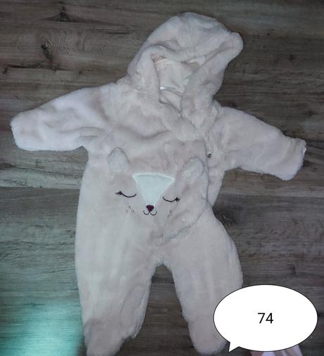 Plyšový overal, 74