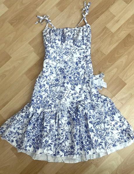 Nenosené kvetované šaty, xs