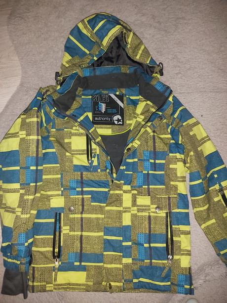 Lyziarska vetrovka, authority,152