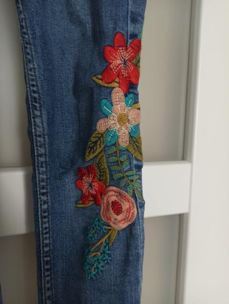 Rifle s kvetinkami, zara,32