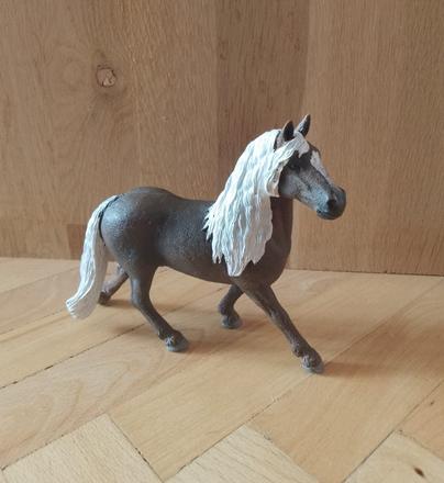 Schleich andaluzsky zrebec,