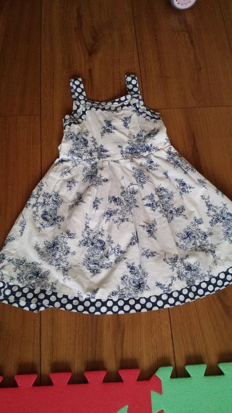 Krasne kvetinove saty, gap,92