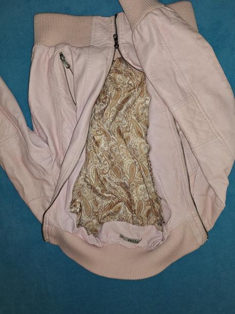 Koženková bunda, 146