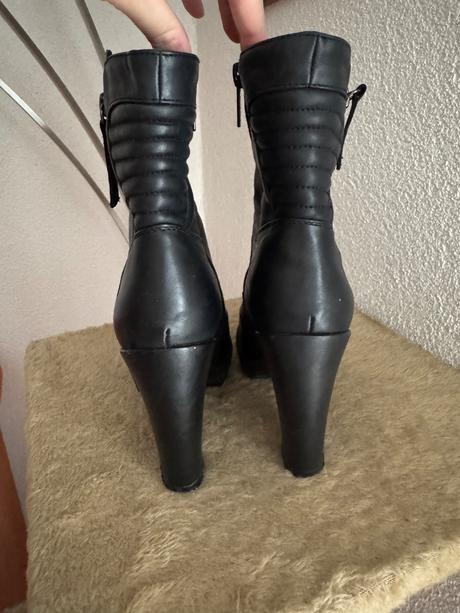 Členkové čižmy, 35