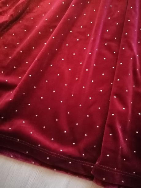 Bordové bodkované šaty, sinsay,122