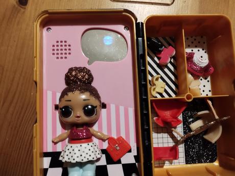 Lol surprise interaktivny kufrik, 