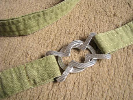 Vojensky zelený látkový opasok,