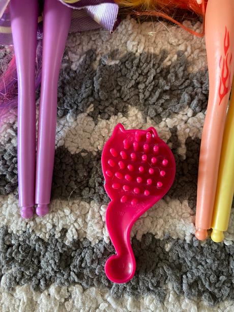 Monster high bábiky a hrebeň, 