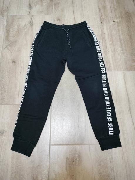 Teplaky, reserved,146