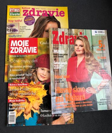 3 časopisy,